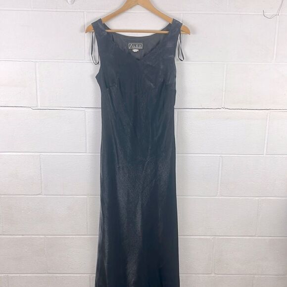 Alex Evenings slimming v-neck sleeveless maxi dress - Picture 1 of 7